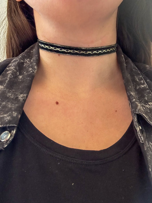 Choker Laos