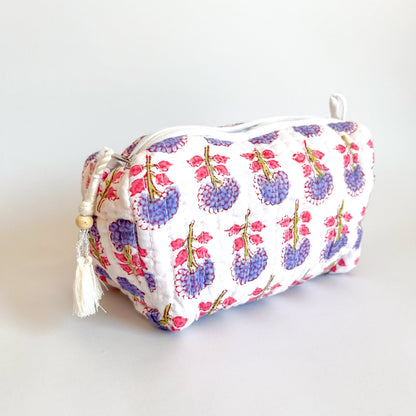 Estuche Ficus en tela acolchada, ideal para organizar cosméticos y accesorios con estilo.